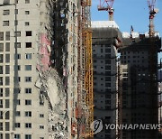 ‘물탄 콘크리트’ 아파트 불안한데…국토부, 의무검사 또 연기