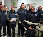 화물연대 "파업 철회 여부, 9일 조합원 투표서 결정"