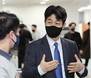 윤건영 “文, 서훈 구속에 화가 많이 나. 전방위적 사정·정치보복 진행”