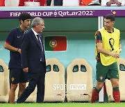 [월드컵]호날두 이탈 주장→연맹 반박 '논란 계속'…어수선한 포르투갈
