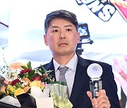 김원형 감독 '올해의 감독'[포토]