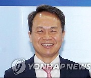 '상고 출신 일본통' 진옥동…차기 신한금융 이끌 CEO로 낙점
