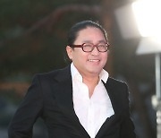 '한산' 김한민 감독, 대종상 영화제 나들이