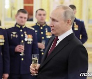 푸틴 "세계 지배력 유지하려는 서방의 열망이 갈등 위험 늘려"