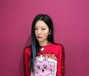슬기, 개미허리·시선강탈 각선美…천상 '아이돌 아우라'