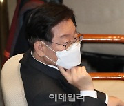 [포토]이상민 행안부 장관 해임안 본회의 통과, '본회의 참석한 이재명'