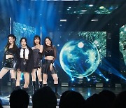 '인기가요' 아이리스, 4인 4색 비주얼 퀸…4세대 루키 '눈도장'