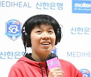 여자농구 '진안 18점 17리바운드' BNK, 하나원큐 꺾고 단독 2위