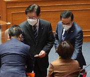 이상민 해임 건의안 투표하는 이재명 대표와 박홍근 원내대표
