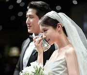 '황재균♥' 지연, 결혼식에 눈물 훔친 새신부 "이 마음 이 기분 이 행복, 간직할 것"