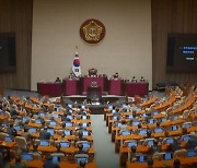 '이상민 해임안' 처리 후폭풍…"무시" 대 "탄핵 추진"