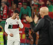 [월드컵] 호날두, 대표팀 은퇴 암시…"세계 정상의 꿈은 끝났다"