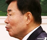 김진표 의장 '산더미 같은 고민'