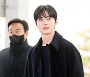 [포토] 황민현, '탄성 자아내는 조각 외모'