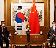 한중 외교장관 화상 회담…북핵·한한령 등 논의 주목