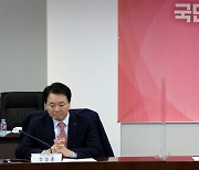 중소기업 입법과제 보고대회 참석한 주호영-성일종