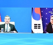 한중외교, 북핵 등 한반도 문제 논의…왕이 "건설적 역할할 것"(종합)