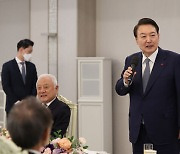 尹대통령 ‘관저 식사정치’로 전방위 소통