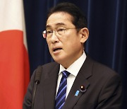 일본 방위비 늘리려 법인세 증세…주세도 활용 검토