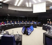 EU, '탄소배출 과다' 수입품에 관세 매긴다‥韓철강 영향 불가피