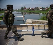 중국-인도, 국경 지대서 또 무력 충돌 "사망자 수십 명 예상"
