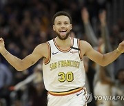 GSW 가치 NBA 최고 9조8900억원...팬들, "커리 은퇴 전 팔아야"