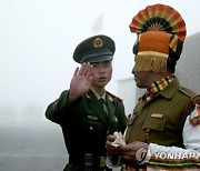 인도·중국군 수백 명 뒤엉켜 국경서 난투극…부상자 수십 명 추정