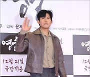 [MD포토] 길은성 '멋진 손인사'