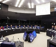 EU, ‘탄소배출 과다’ 수입품에 관세 매긴다…韓철강 영향 불가피