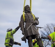 APTOPIX Confederate Statue-Richmond