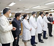 교황청 장관 유흥식 추기경, 대전성모병원 격려 방문