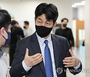 윤건영, `문재인 케어` 폐기선언한 尹에 "서민에 의료비 폭탄…얼빠진 일"