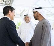 김대기 비서실장, UAE에 관계 발전 의지 담은 尹 친서 전달