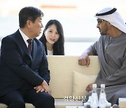 윤 대통령, UAE 대통령에 친서 “양국, 한 차원 높은 단계로 발전 바라”