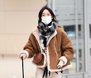 김세정 ‘무스탕 재킷과 목도리로 따뜻하게’[포토엔HD]