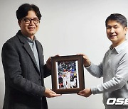 '2022 한국시리즈 주인공' SSG 김강민, '올해의 야구 보도사진상' 수상