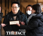 ‘언론대응의 바이블’ 후문 남긴 박지원의 검찰출석