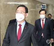 주호영 "법인세 1%p 인하, 언발에 오줌누기…당장 답변 어려워"