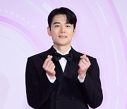 [포토] 홍성기, '멋지게 하트~' (2022 SBS 연예대상)