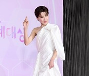 [포토] 장도연, '멋진 포즈로 등장' (2022 SBS 연예대상)