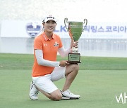 [Ms포토]이정민 '2023 첫 우승과 함께 찾아 온 통산 10승'