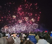 70만 명 밀집한 부산불꽃축제 안전사고 0건…‘이것’ 활약 컸다