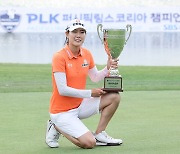 14년차 이정민, 역대 14번째 KLPGA 통산 10승 달성…시즌 상금 2위로 도약(종합)