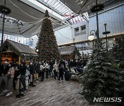 '추운 바깥 대신 실내에서'