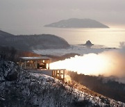 北, 준중거리탄도미사일 고각 발사, 500㎞ 비행…고체엔진 가능성(종합2보)