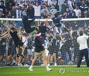 호주프로축구 경기 도중 관중 난동 유혈 사태…경기 중단