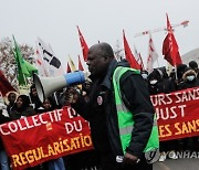 FRANCE PARIS IMMIGRATION WORK