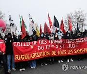 FRANCE PARIS IMMIGRATION WORK