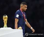 [월드컵] 음바페, 메시만큼 빛났다...득점왕, 헤트트릭으로 새로운 '축구 황제' 예약