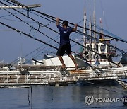 PHILIPPINES PHOTO SET FISHERMEN SOUTH CHINA SEA